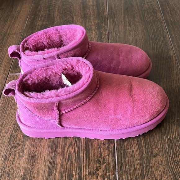 UGG Ultra Mini Boots - Picture 2 of 8